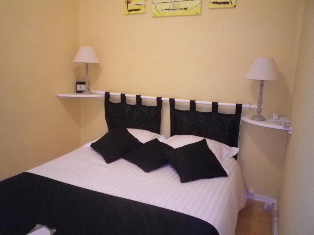 Hotel Ermitage Du Moulin Labotte Haybes Room photo